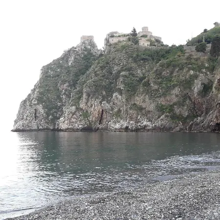 Casa Nupi * Sant'Alessio Siculo
