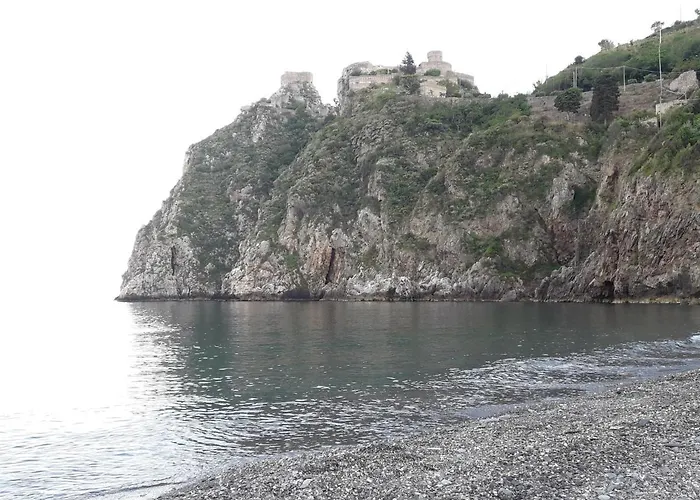 Casa Nupi * SantʼAlessio Siculo
